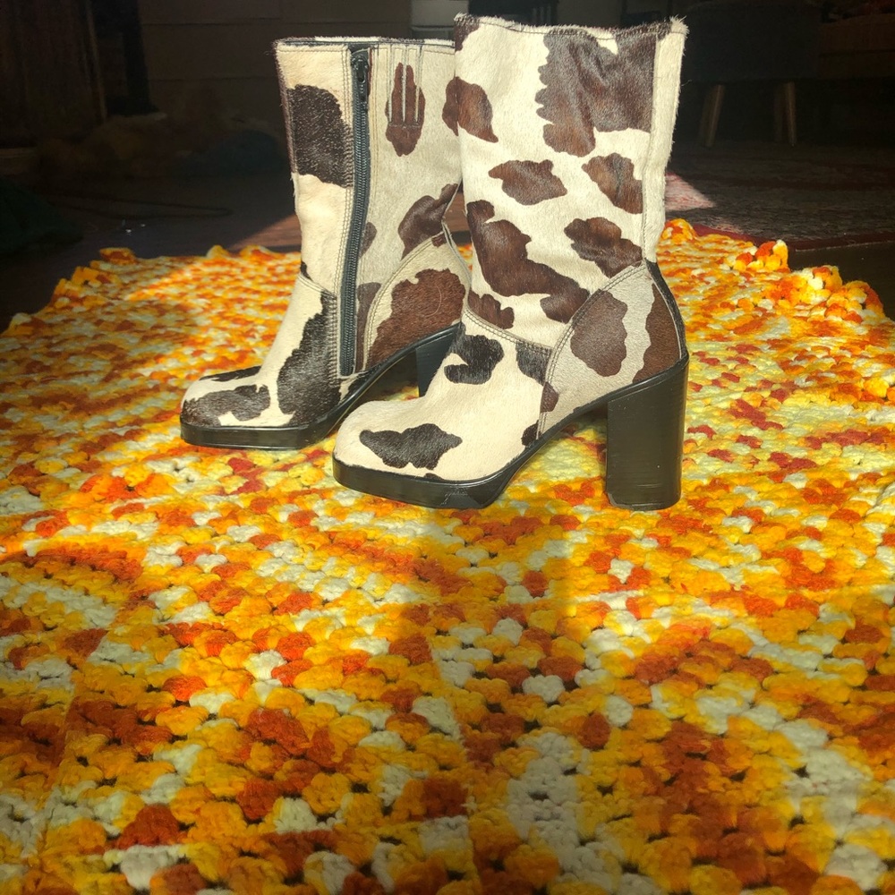 Vintage Steve Madden chunky cowhide boots